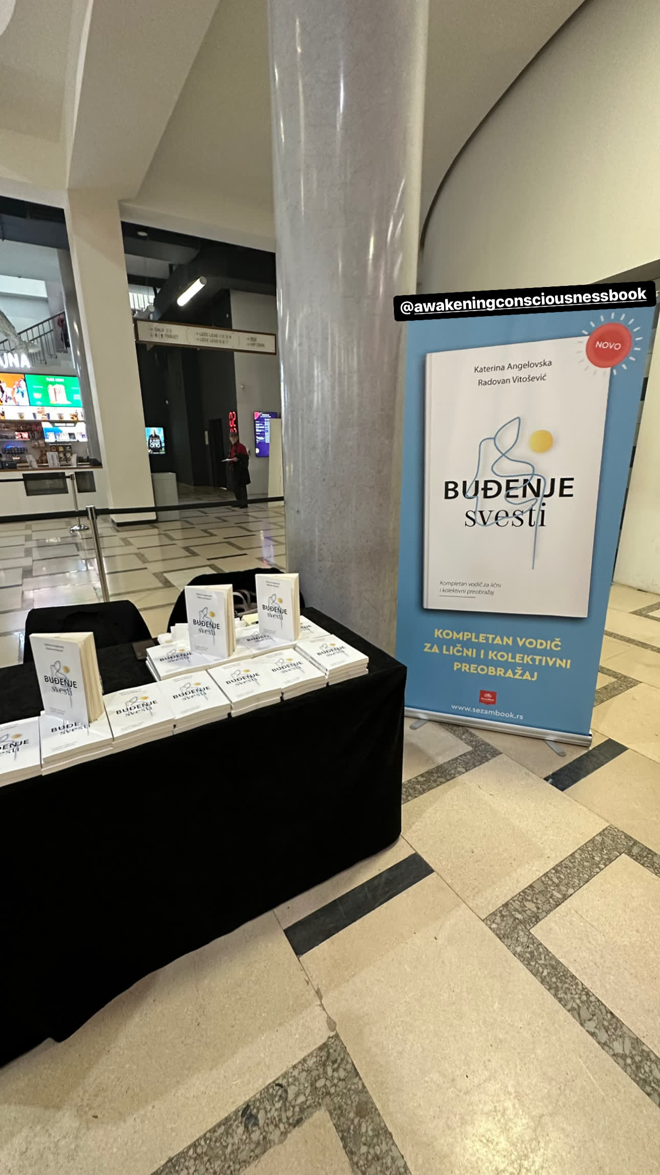 Guests at the Belgrade book promotion of Awakening Consciousness / Budjenje svesti