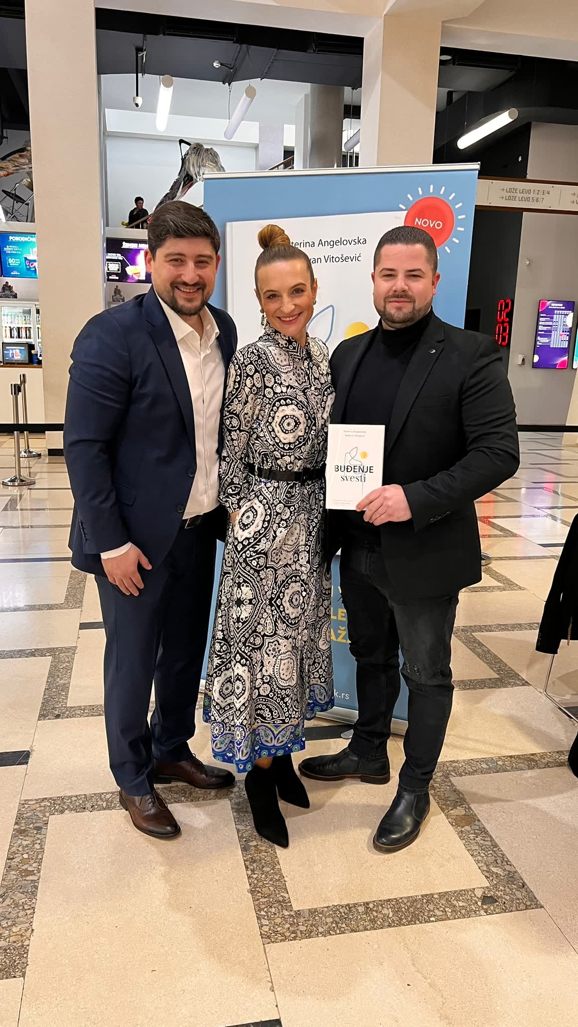 Guests at the Belgrade book promotion of Awakening Consciousness / Budjenje svesti