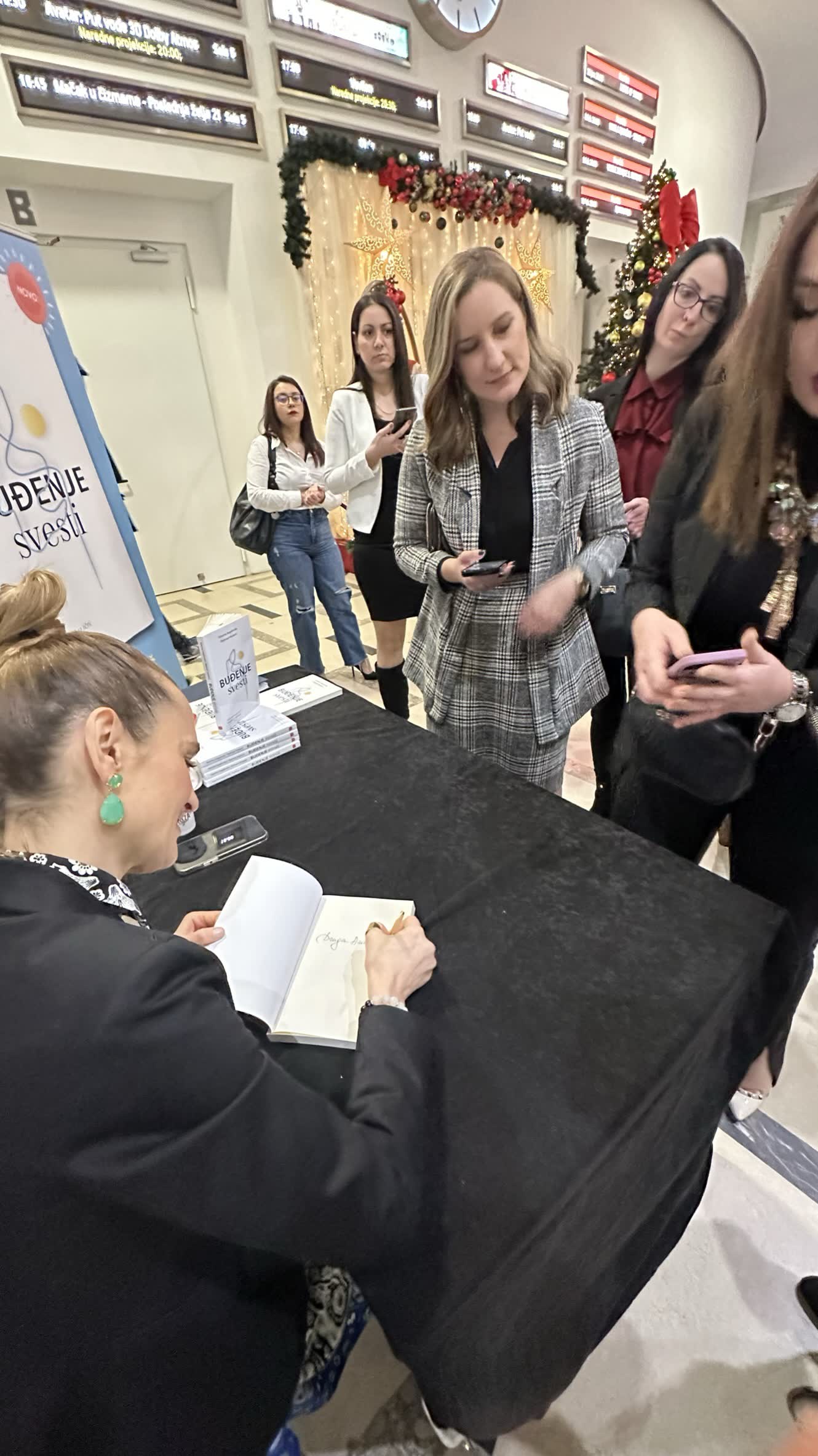 Katerina Angelovska and Dr. Radovan Vitosevic at the Belgrade promotion of Budjenje svesti, January 2023