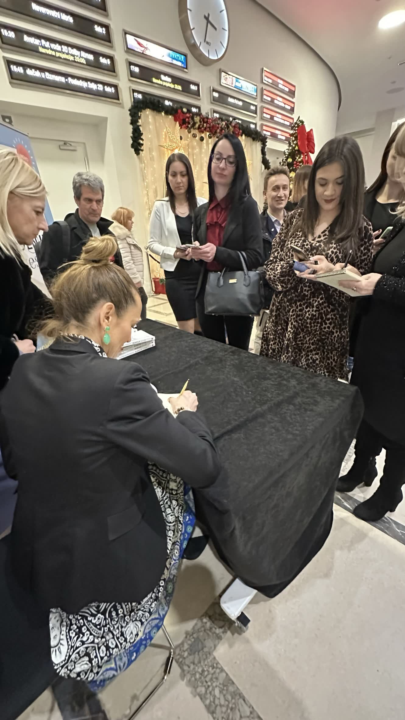 Katerina Angelovska and Dr. Radovan Vitosevic at the Belgrade promotion of Budjenje svesti, January 2023